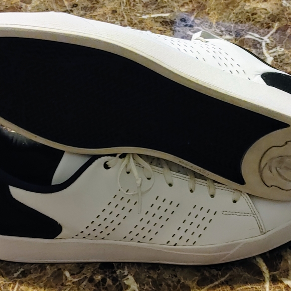 Adidas Derrick Rose Low Top Sneakers - Picture 3 of 10